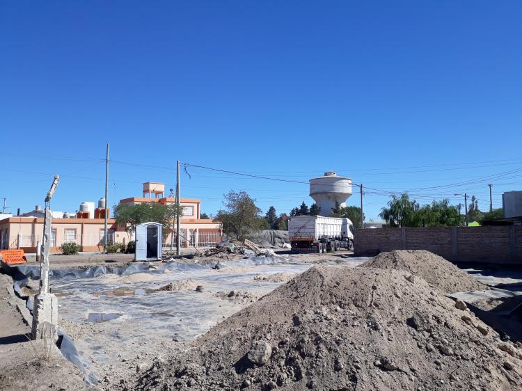 Río Negro: Hensel estuvo ayer en San Antonio Oeste visitó la zona contaminada por plomo y la Multisectorial hizo saber que no retirará la cautelar Río Negro: Hensel estuvo ayer en San Antonio Oeste visitó la zona contaminada por plomo y la Multisectorial hizo saber que no retirará la cautelar
