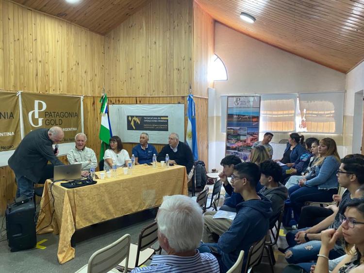 Río Negro: Patagonia Gold Informó a referentes sociales de Jacobacci, sobre la planificación del "Proyecto Calcatreu" Río Negro: Patagonia Gold Informó a referentes sociales de Jacobacci, sobre la planificación del "Proyecto Calcatreu"