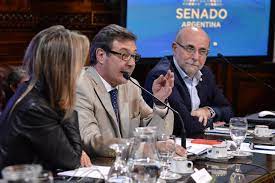 Rubén Uñac inició el debate sobre cierre de minas en plenario de comisiones Rubén Uñac inició el debate sobre cierre de minas en plenario de comisiones