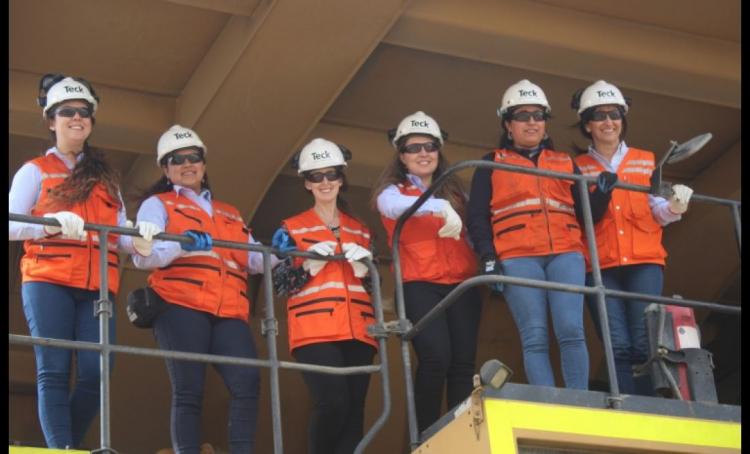Salta: Cada vez más salteñas eligen cursar la carrera de Minería Salta: Cada vez más salteñas eligen cursar la carrera de Minería