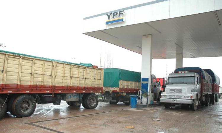 Salta: Para los transportistas la falta de combustibles es especulativa Salta: Para los transportistas la falta de combustibles es especulativa