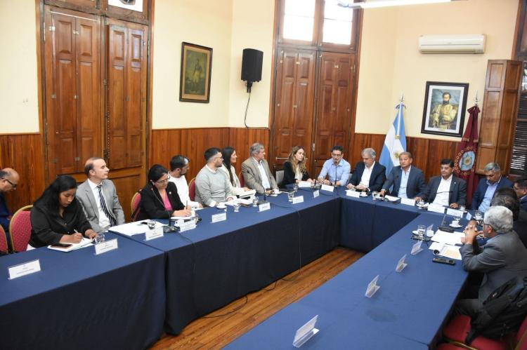 Salta: Por iniciativa del Senado, Río Tinto y UPATECO avanzarán en un convenio para formar operarios calificados en minería Salta: Por iniciativa del Senado, Río Tinto y UPATECO avanzarán en un convenio para formar operarios calificados en minería