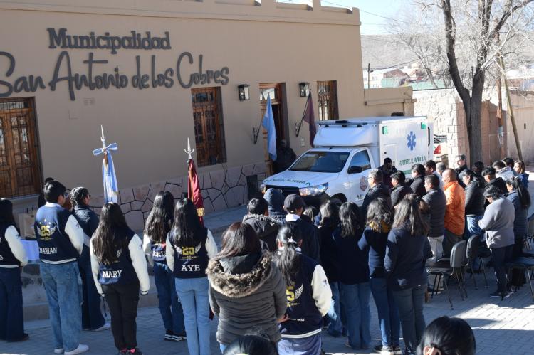 Salta/San Antonio de los Cobres: Mansfield Minera donó una ambulancia al municipio Salta/San Antonio de los Cobres: Mansfield Minera donó una ambulancia al municipio