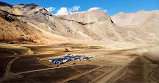 San Juan: Aseguran que avanza la megafusión de dos gigantes mineros con negocios San Juan: Aseguran que avanza la megafusión de dos gigantes mineros con negocios