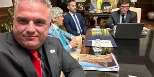 San Juan: Ejecutivos de McEwen Copper se reunieron con el presidente Javier Milei para dialogar sobre el proyecto de cobre Los Azules San Juan: Ejecutivos de McEwen Copper se reunieron con el presidente Javier Milei para dialogar sobre el proyecto de cobre Los Azules