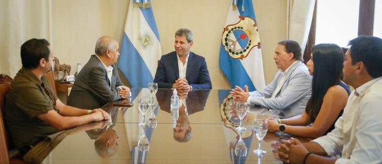 San Juan: El gobernador Uñac se entrevistó con funcionarios de la República de Chile San Juan: El gobernador Uñac se entrevistó con funcionarios de la República de Chile
