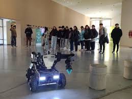 San Juan: "Estamos desarrollando robots que puedan interactuar con personas en sus ambientes laborales, incluso en alta montaña" San Juan: "Estamos desarrollando robots que puedan interactuar con personas en sus ambientes laborales, incluso en alta montaña"