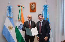 San Juan: Marcelo Orrego recibió al embajador de la India y hablaron de minería San Juan: Marcelo Orrego recibió al embajador de la India y hablaron de minería