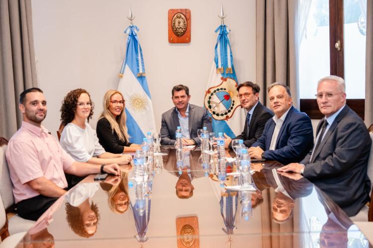 San Juan: Orrego recibió a la conducción de Hualilán en una jornada histórica para la minería de San Juan