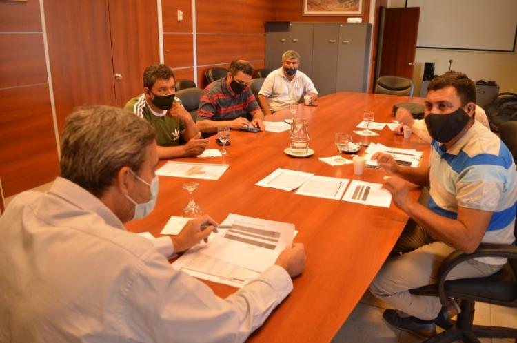 San Juan: Productores jachalleros fueron recibidos por el ministro de Minería San Juan: Productores jachalleros fueron recibidos por el ministro de Minería