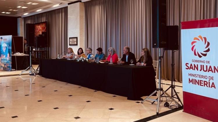 San Juan: Un espacio para hablar sobre el lugar de la mujer en el mundo minero San Juan: Un espacio para hablar sobre el lugar de la mujer en el mundo minero
