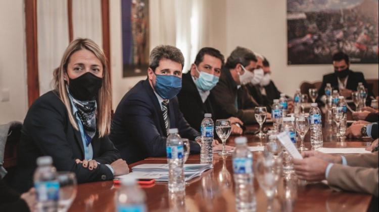 San Juan: Uñac analiza una profunda depuración en el gabinete de ministros ¿habrá cambios en minería? San Juan: Uñac analiza una profunda depuración en el gabinete de ministros ¿habrá cambios en minería?
