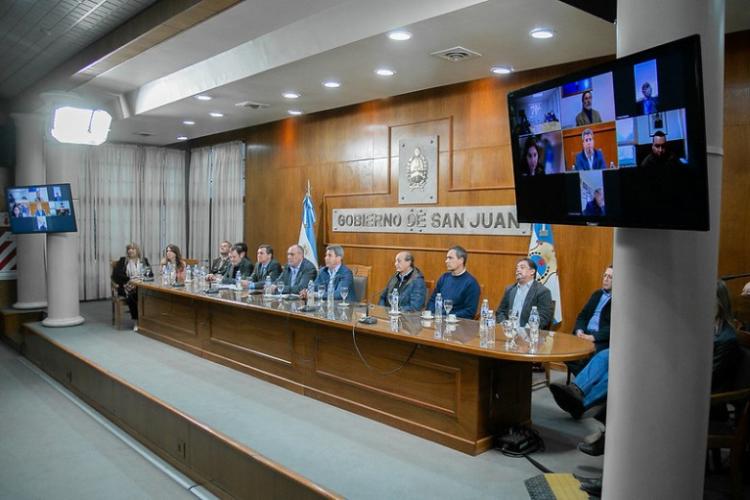 San Juan: Uñac presidió el primer encuentro para definir la apertura del Paso de Agua Negra San Juan: Uñac presidió el primer encuentro para definir la apertura del Paso de Agua Negra