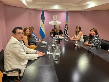 Santa Cruz: Alicia Kirchner se reunió con referentes de la cámaras de minería y recibió el informe del Fideicomiso UniRSE Santa Cruz: Alicia Kirchner se reunió con referentes de la cámaras de minería y recibió el informe del Fideicomiso UniRSE