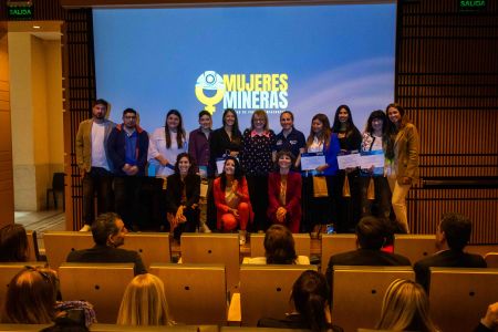 Santa Cruz: Con la presencia de la gobernadora, se llevó adelante en Buenos Aires la presentación de la microserie documental "Mujeres Mineras" Santa Cruz: Con la presencia de la gobernadora, se llevó adelante en Buenos Aires la presentación de la microserie documental "Mujeres Mineras"