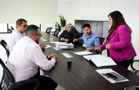 Santa Cruz: El Gobierno continúa sumando infraestructura al puerto deseadense Santa Cruz: El Gobierno continúa sumando infraestructura al puerto deseadense