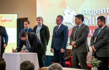 Santa Cruz: FOMICRUZ y Pan American Silver firmaron un acuerdo colaborativo para fortalecer la exploración en Bahía Laura Santa Cruz: FOMICRUZ y Pan American Silver firmaron un acuerdo colaborativo para fortalecer la exploración en Bahía Laura