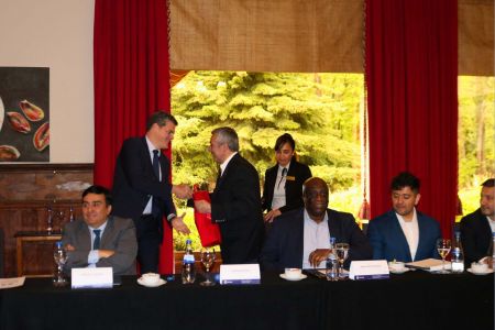 Santa Cruz fortalece vínculos con la Bolsa de Toronto para impulsar inversiones energéticas y mineras