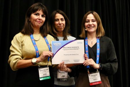 Santa Cruz fue reconocida en una feria internacional por liderar la contratación de mujeres en la minería Santa Cruz fue reconocida en una feria internacional por liderar la contratación de mujeres en la minería
