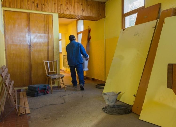 Santa Cruz: Inició la obra de reacondicionamiento del albergue municipal de Puerto San Julián Santa Cruz: Inició la obra de reacondicionamiento del albergue municipal de Puerto San Julián