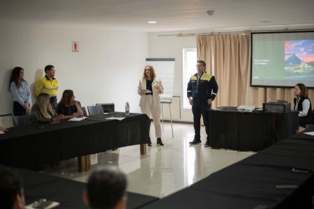 Santa Cruz: Realizan taller de actualización del plan de cierre social de Cerro Negro Santa Cruz: Realizan taller de actualización del plan de cierre social de Cerro Negro