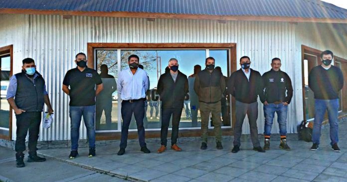 Santa Cruz: Referentes de Camioneros y otros sindicatos reunidos en plenario acordaron en que minería debe generar más empleos Santa Cruz: Referentes de Camioneros y otros sindicatos reunidos en plenario acordaron en que minería debe generar más empleos