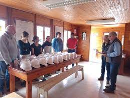 Santa Cruz: Se entregaron nuevos elementos de protección para visitantes de Cueva de las Manos Santa Cruz: Se entregaron nuevos elementos de protección para visitantes de Cueva de las Manos