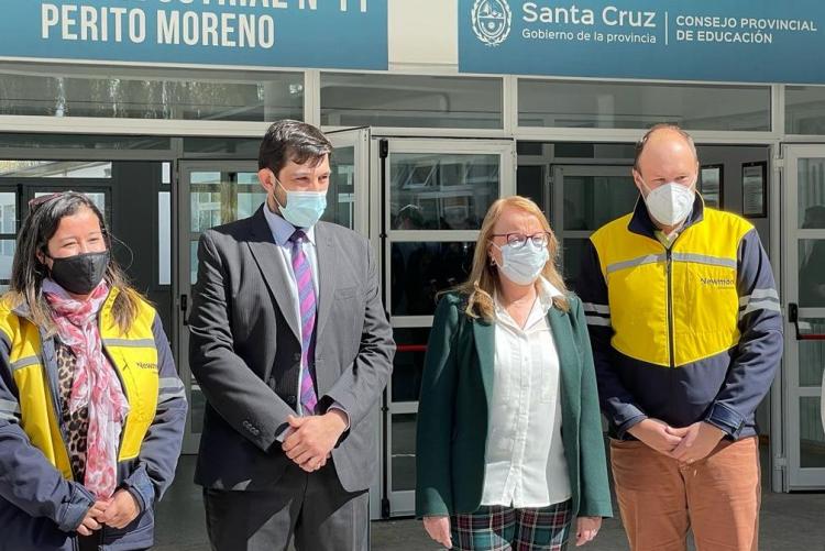Santa Cruz: se inauguró el núcleo educativo y nuevo barrio social en Perito Moreno Santa Cruz: se inauguró el núcleo educativo y nuevo barrio social en Perito Moreno