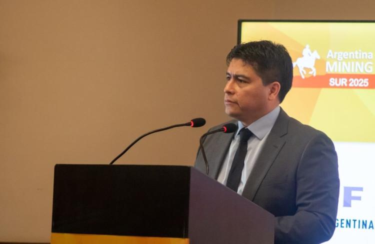 Santa Cruz: Vidal adelantó que se trabaja en una nueva de Ley de Promoción Industrial vinculada a la minería