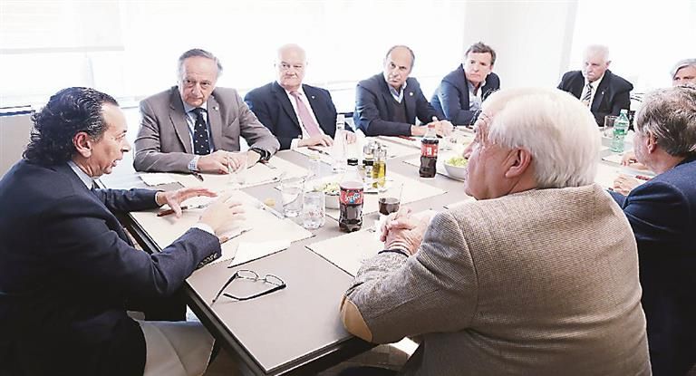 Sica recompone relación del Gobierno con los empresarios