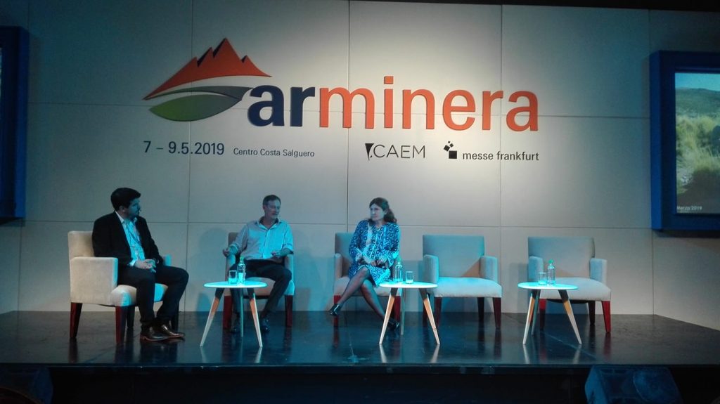 La CAEM presentó en ARMINERA los avances de HMS y del Programa de Inversión Social Minera