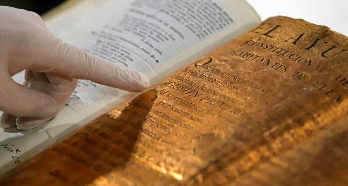 Un libro con páginas de oro revela unos hechos desconocidos de la historia de México Un libro con páginas de oro revela unos hechos desconocidos de la historia de México