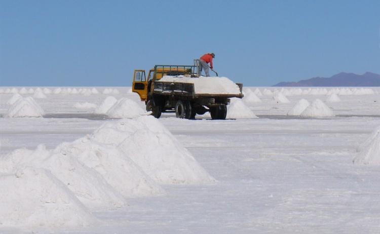 Una iniciativa insiste para que Argentina, Bolivia y Chile formen la "OPEP del litio"