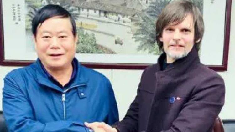 Vaca Narvaja propuso exportar minerales a China para achicar el déficit comercial Vaca Narvaja propuso exportar minerales a China para achicar el déficit comercial